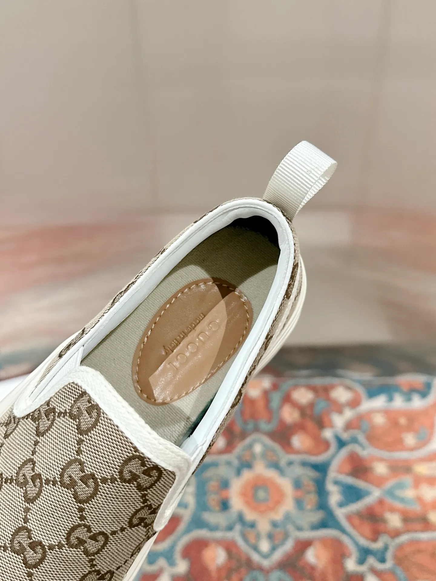 👟👟Ex-factory price 520👟👟 Women's models are new🆕 Arrival Gucci tennis 1977 classic Loft series canvas shoes... 2025 hot recommended model, G+1977×Disney cooperation series... GG canvas is made of finished products and incorporates brand elements. The retro style is rich, the classics and feelings are perfect for recall! Each color fabric developed by the original version is customized by the original version, and we pursue the ultimate in large-scale products! Market-level top version ⚠ Fabric: Customized GG cloth electric embroidery/5D washed distressed canvas Lining: Customized terry cloth lining (the feet are fitted and cannot be disassembled) Outsole: Original molded TPU two-color outsole Size: 35-40 (41 customized)